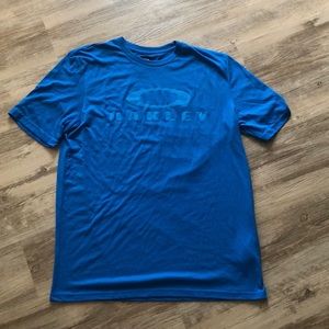 Men’s XL Oakley T-Shirt